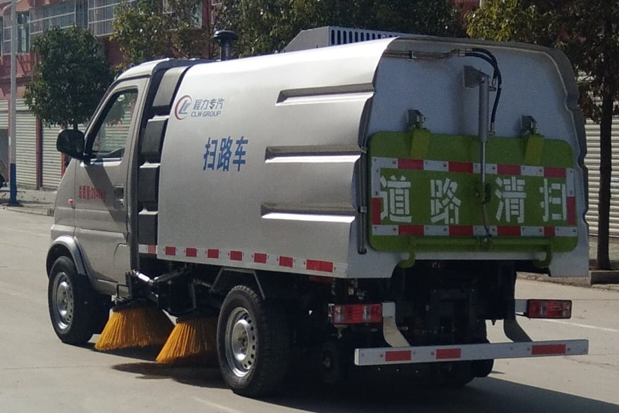 长安2吨小型扫路车